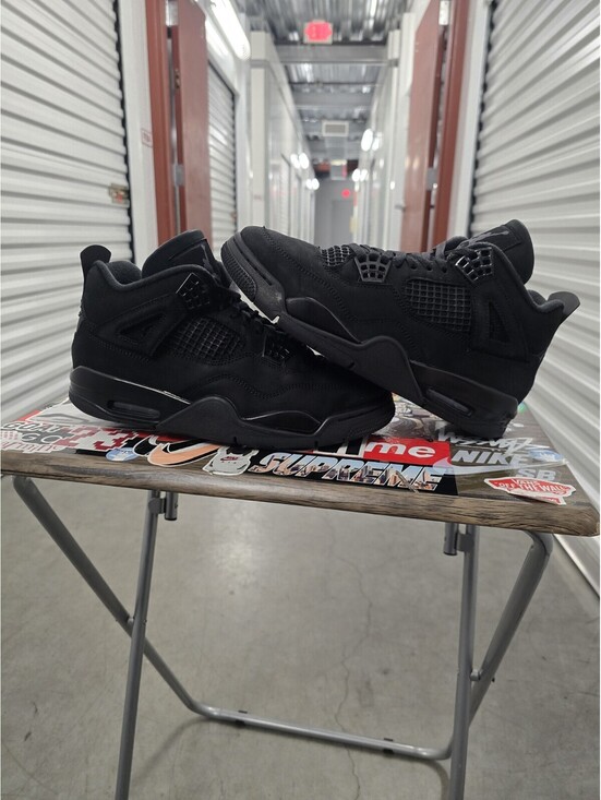 AIR JORDAN 4 RETRO BLACK CAT FV5029-010 SIZE 8.5